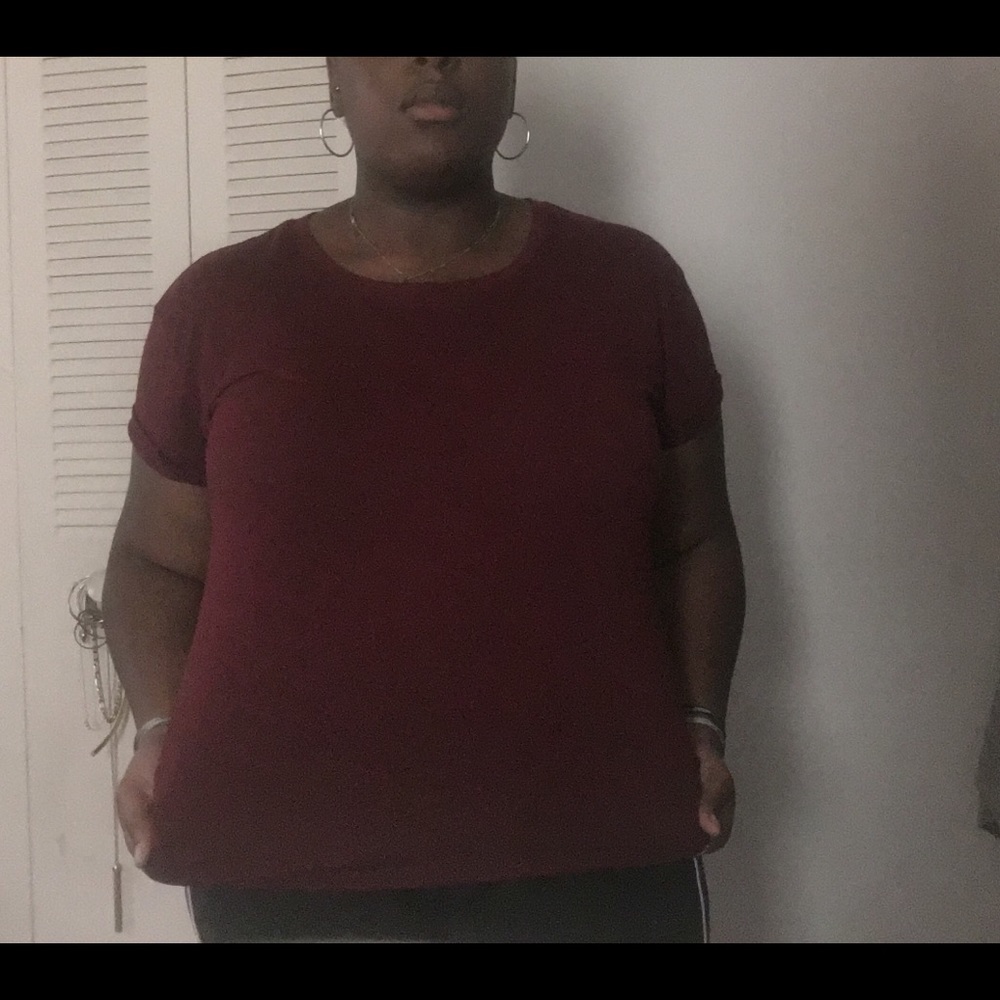 maroon tee
